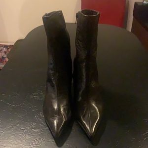 Nine West brown ankle boots size 8 1/2 never worn excellent condition
